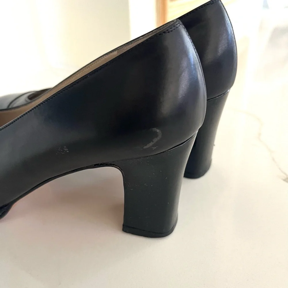 Salvatore Ferragamo pumps Black leather Women's Shoes
